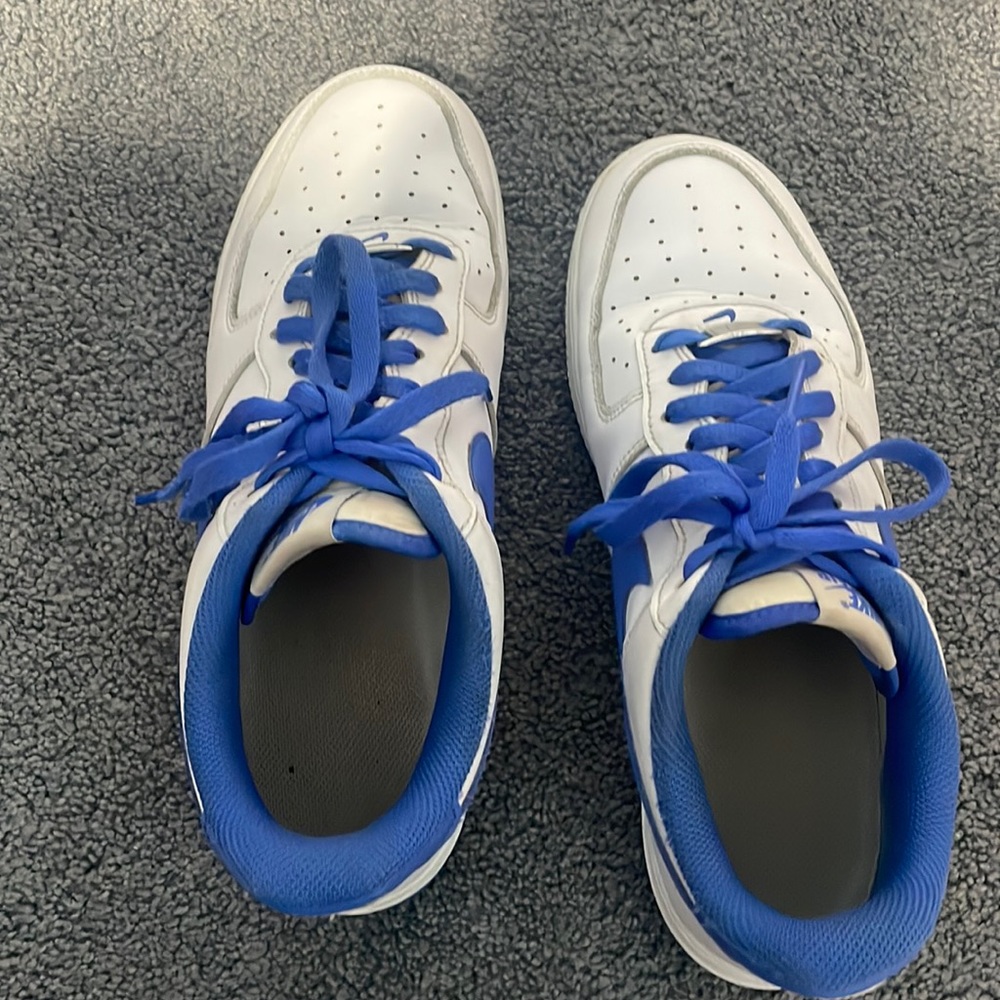 Nike Air Forces Blue Used (still clean just creased)